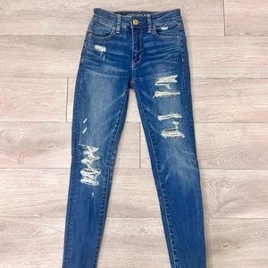 American Eagle size 00 distressed skinny jeans